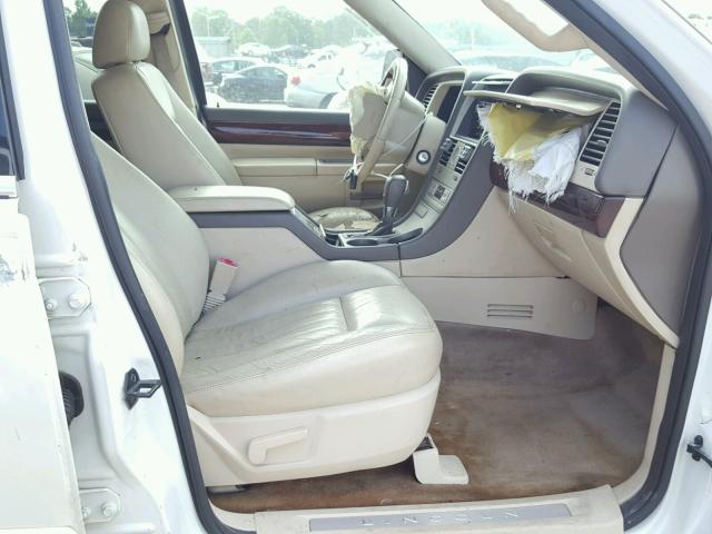 5LMEU68H84ZJ34143 - 2004 LINCOLN AVIATOR WHITE photo 5