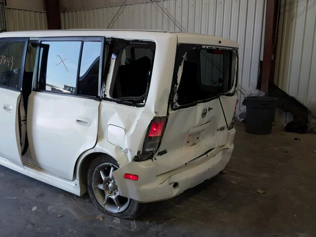 JTLKT324X50212496 - 2005 TOYOTA SCION XB თეთრი ფოტო 9