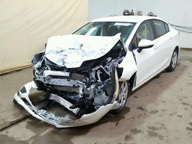 1G1BC5SM0H7113259 - 2017 CHEVROLET CRUZE LS WHITE photo 2