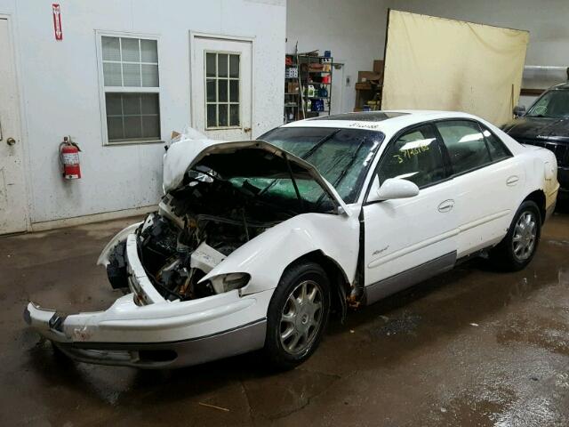2G4WF5514Y1317461 - 2000 BUICK REGAL GS WHITE photo 2