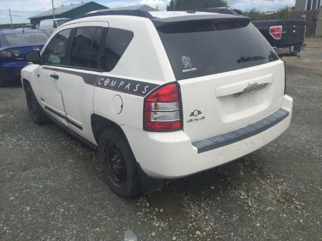 1J8FF47W58D639353 - 2008 JEEP COMPASS SP WHITE photo 3