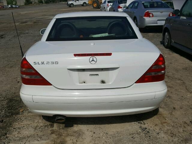 WDBKK49F61F187694 - 2001 MERCEDES-BENZ SLK 230 WHITE photo 6