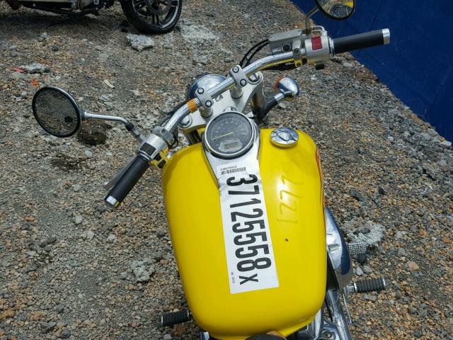 JH2RC44427M101215 - 2007 HONDA VT750 DC YELLOW photo 5