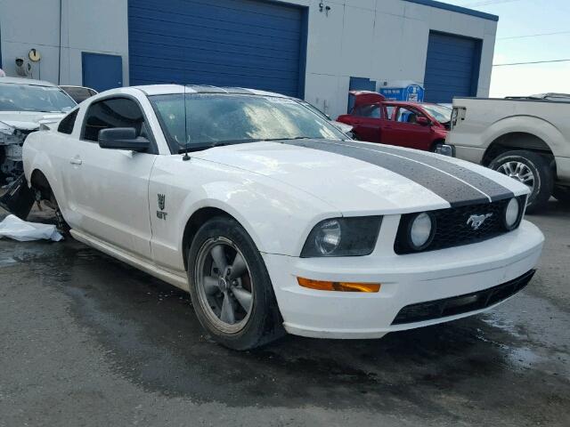 1ZVFT82H665199857 - 2006 FORD MUSTANG GT WHITE photo 1