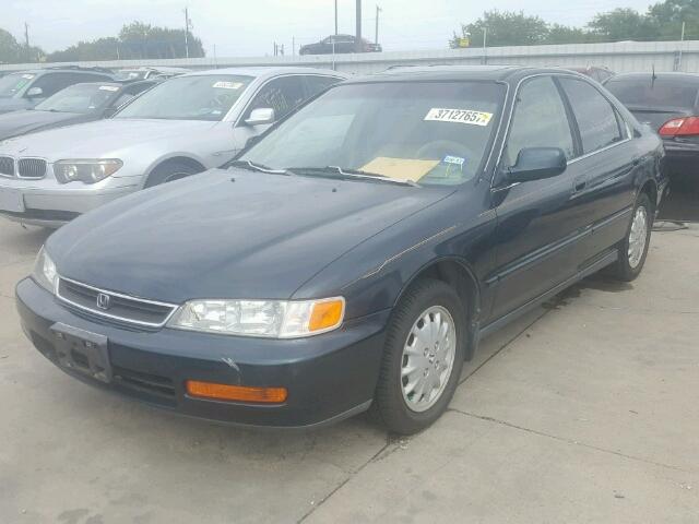 1HGCD5654TA028532 - 1996 HONDA ACCORD EX GREEN photo 2