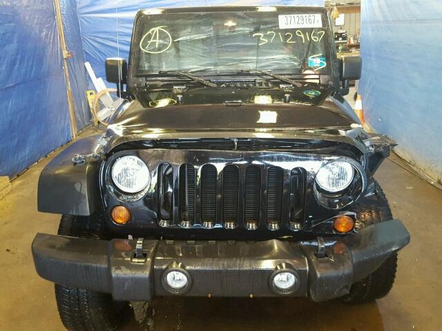 1J4BA3H18AL214703 - 2010 JEEP WRANGLER U BLACK photo 9