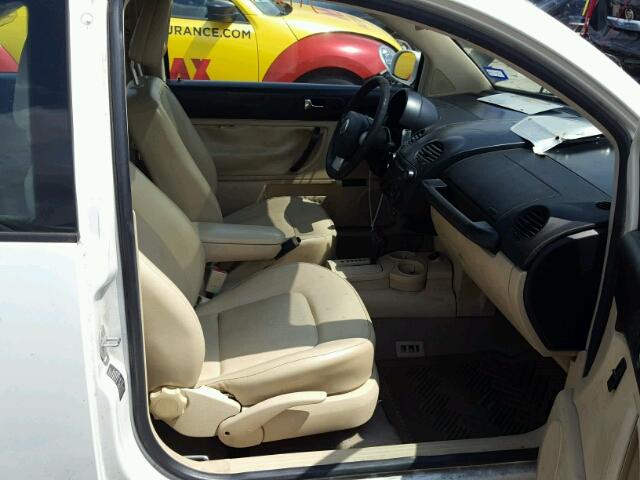 3VWCP21C22M404668 - 2002 VOLKSWAGEN NEW BEETLE 白色 照片 5