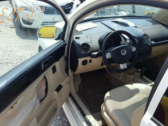 3VWCP21C22M404668 - 2002 VOLKSWAGEN NEW BEETLE 白色 照片 9