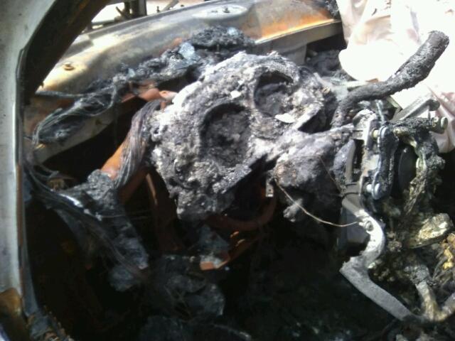 1GTJC33618F172219 - 2008 GMC SIERRA C35 BURN photo 8