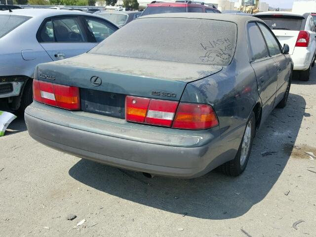 JT8BF28G6W0106559 - 1998 LEXUS ES 300 GREEN photo 4