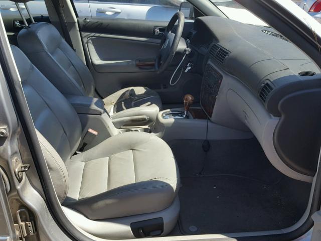 WVWYH63B53E365051 - 2003 VOLKSWAGEN PASSAT GLX 银色 照片 5