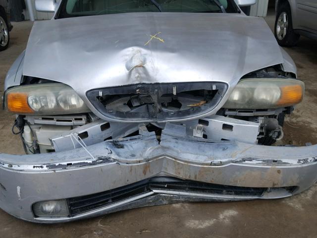 1LNHM86S32Y612546 - 2002 LINCOLN LS 银色 照片 9
