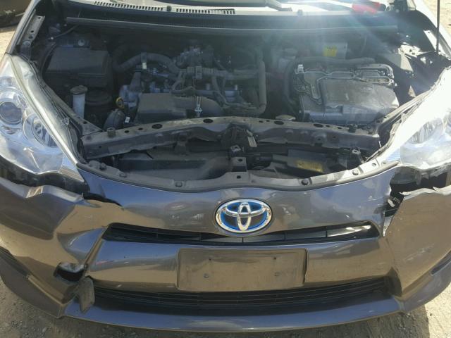 JTDKDTB33E1060846 - 2014 TOYOTA PRIUS C GRAY photo 7