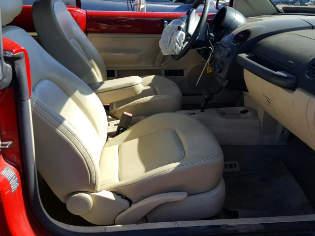 3VWRF31YX6M302328 - 2006 VOLKSWAGEN NEW BEETLE 红色 照片 5