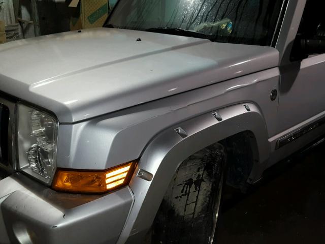 1J8HG58276C219491 - 2006 JEEP COMMANDER 银色 照片 9