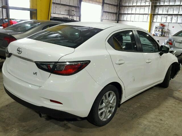 3MYDLBZV7GY135917 - 2016 TOYOTA SCION IA WHITE photo 4