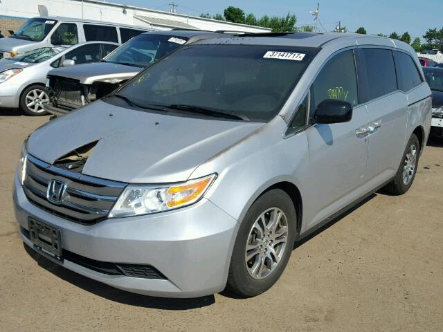 5FNRL5H62BB073086 - 2011 HONDA ODYSSEY SILVER photo 2