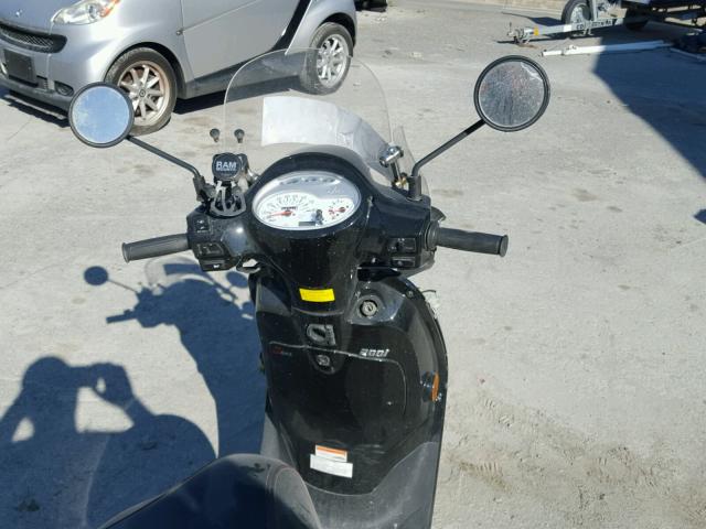 RFGBS1LE9JXXA1427 - 2018 OTHER SCOOTER BLACK photo 5