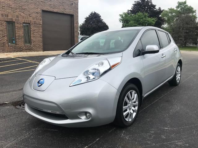 1N4AZ0CP5DC402691 - 2013 NISSAN LEAF S SILVER photo 2