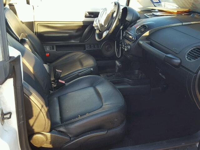 3VWRF31Y49M403949 - 2009 VOLKSWAGEN NEW BEETLE 白色 照片 5