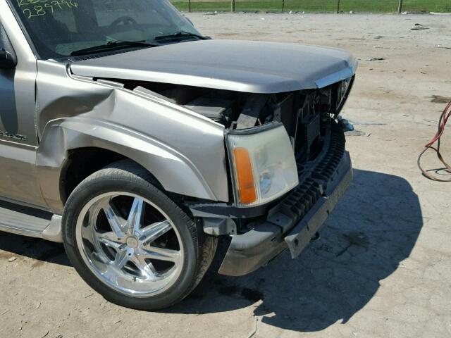 1GYEK63N13R289796 - 2003 CADILLAC ESCALADE GOLD photo 10