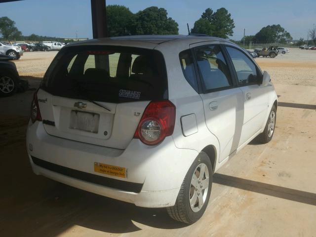 KL1TD66E09B611405 - 2009 CHEVROLET AVEO LS WHITE photo 4