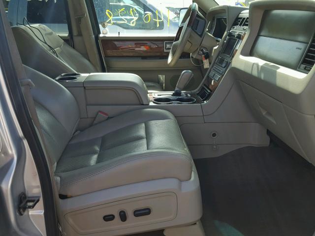 5LMJJ3H59BEJ00650 - 2011 LINCOLN NAVIGATOR 银色 照片 5