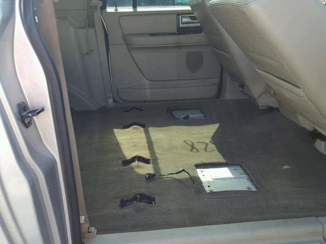 5LMJJ3H59BEJ00650 - 2011 LINCOLN NAVIGATOR 银色 照片 6