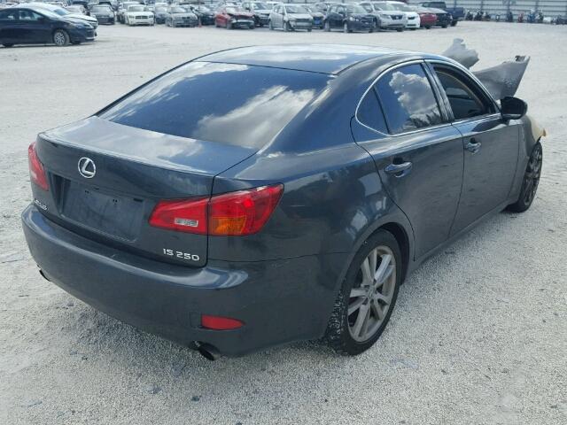 JTHBK262362017751 - 2006 LEXUS IS 250 GRAY photo 4