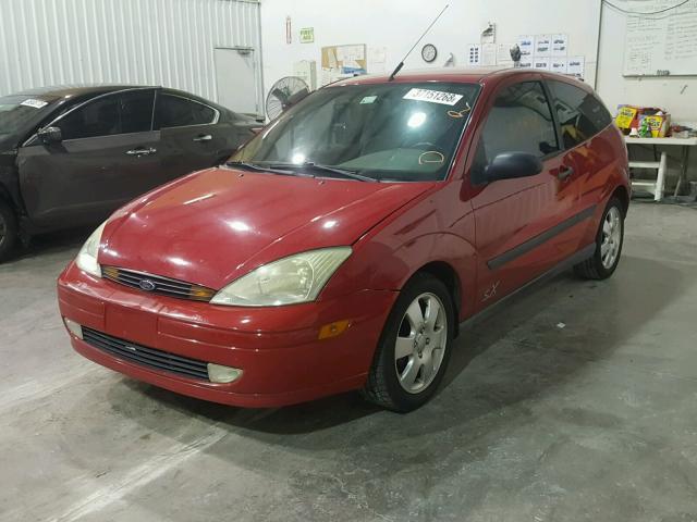 3FAFP31312R236648 - 2002 FORD FOCUS ZX3 RED photo 2