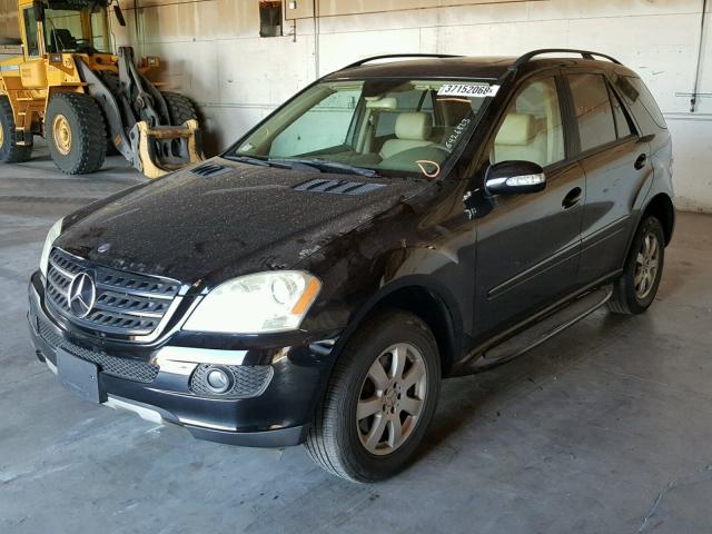 4JGBB86E86A016322 - 2006 MERCEDES-BENZ ML 350 BLACK photo 2