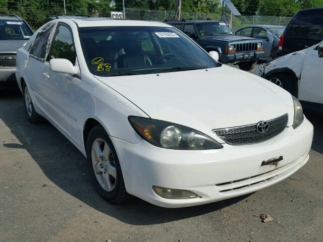 4T1BF30K02U011713 - 2002 TOYOTA CAMRY LE WHITE photo 1