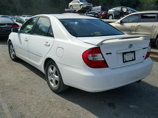 4T1BF30K02U011713 - 2002 TOYOTA CAMRY LE WHITE photo 3