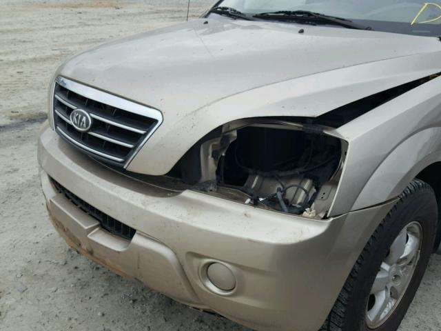 KNDJD735X85855134 - 2008 KIA SORENTO EX GOLD photo 9