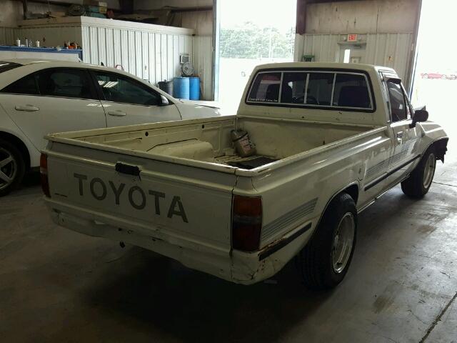 JT4RN55D3G0227565 - 1986 TOYOTA PICKUP 1/2 WHITE photo 4