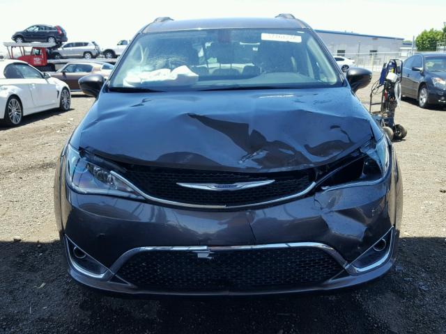 2C4RC1BG1HR503486 - 2017 CHRYSLER PACIFICA T ნაცრისფერი ფოტო 9