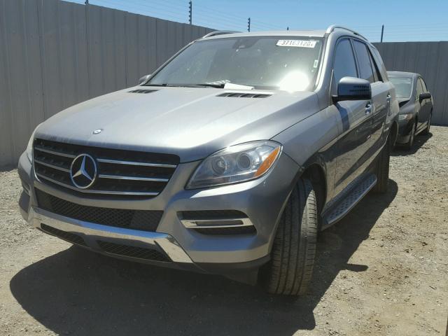 4JGDA5JB4DA261249 - 2013 MERCEDES-BENZ ML 350 GRAY photo 2