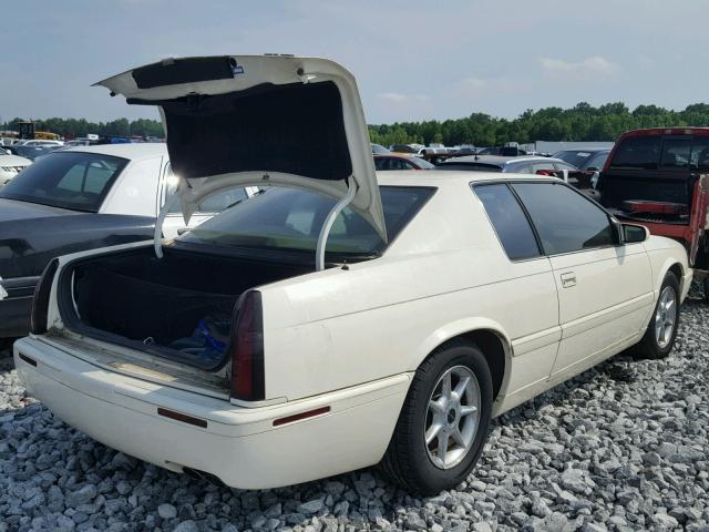 1G6EC12952B106839 - 2002 CADILLAC ELDORADO C WHITE photo 4