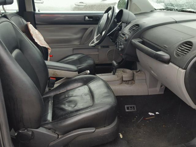 3VWCB21C92M409901 - 2002 VOLKSWAGEN NEW BEETLE 灰色 照片 5