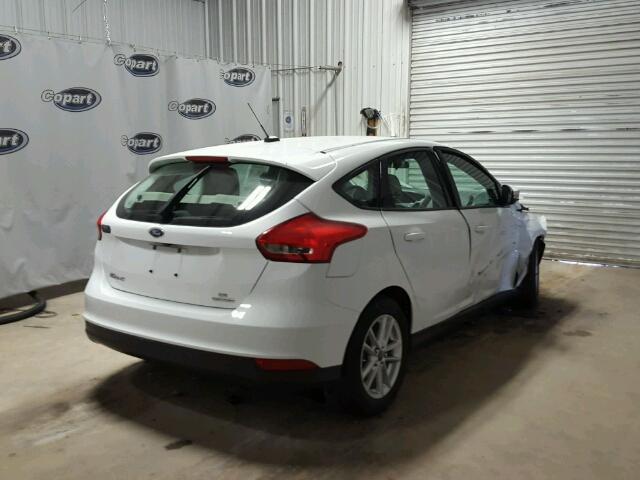 1FADP3K2XGL216742 - 2016 FORD FOCUS WHITE photo 4