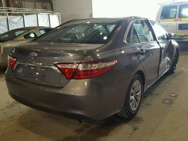 4T1BF1FK5HU332604 - 2017 TOYOTA CAMRY LE GRAY photo 4