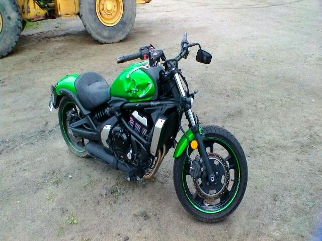 JKAENEA16FDA02863 - 2015 KAWASAKI EN650 A მწვანე ფოტო 1