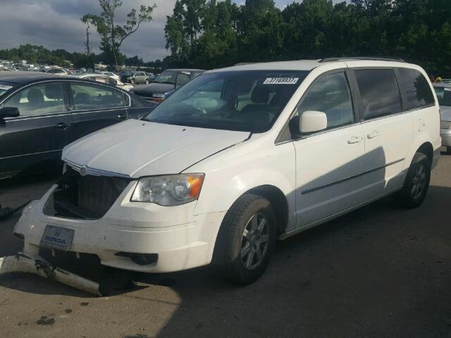 2A4RR5D16AR270834 - 2010 CHRYSLER TOWN & COU WHITE photo 2