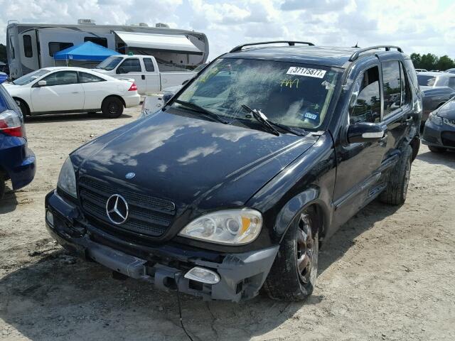 4JGAB54E72A304484 - 2002 MERCEDES-BENZ ML 320 BLACK photo 2