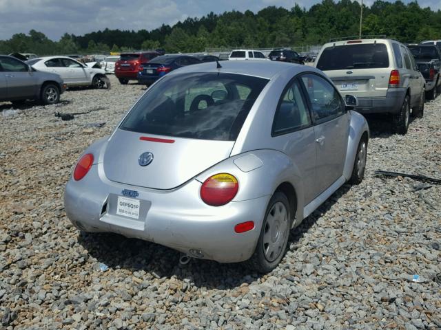 3VWCC21C2YM447007 - 2000 VOLKSWAGEN NEW BEETLE 银色 照片 4