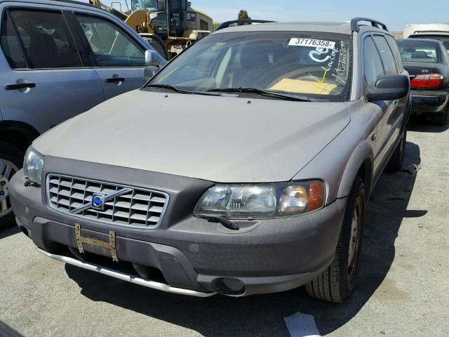 YV1SZ58D511034105 - 2001 VOLVO V70 XC BROWN photo 2