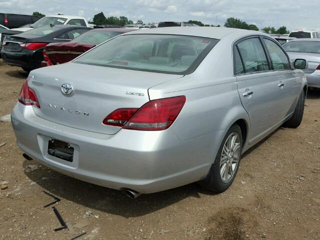 4T1BK36B68U261016 - 2008 TOYOTA AVALON XL/ SILVER photo 4