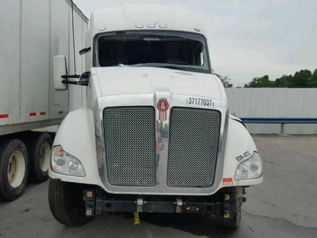 1XKYDP9X5GJ111572 - 2016 KENWORTH CONSTRUCTI WHITE photo 7