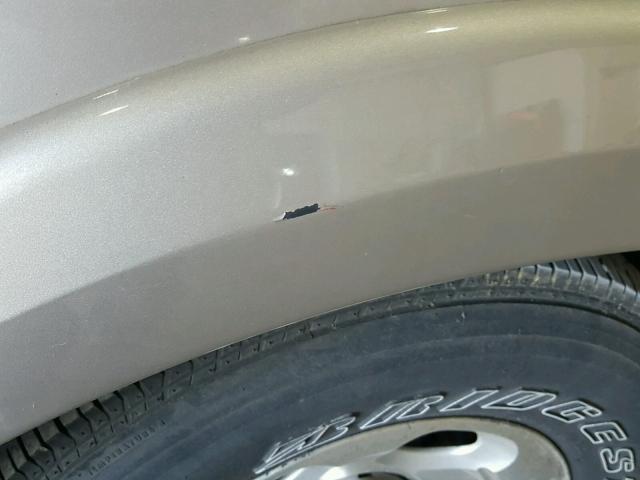 5LMFU28R92LJ16398 - 2002 LINCOLN NAVIGATOR GRAY photo 9