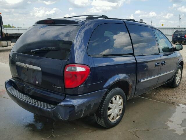 2C4GP54L84R605424 - 2004 CHRYSLER TOWN & COU BLUE photo 4